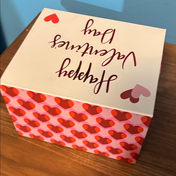 Valentine's Day Heart Box - Picture 3 of 6